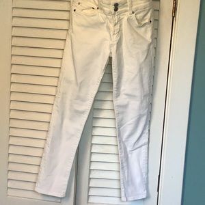 White Capri jeans